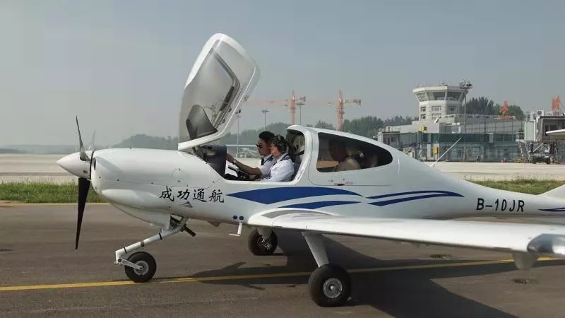 山西成功通航 省內(nèi)首次飛行私照培訓(xùn)啟航，驅(qū)動(dòng)通用航空服務(wù)新篇章